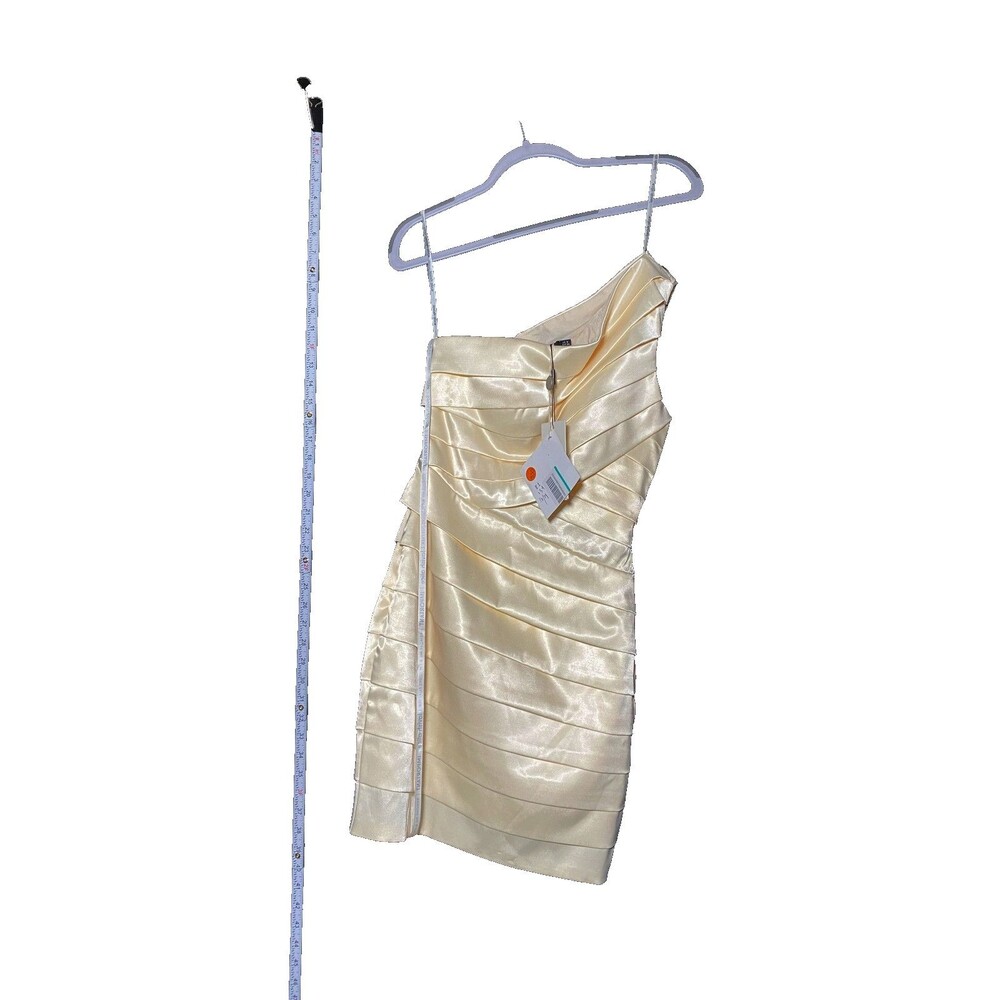 Lavish Alice Women's Champagne One Shoulder Satin Mini Dress Size 4 NWT